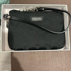 New Coach wristlet black